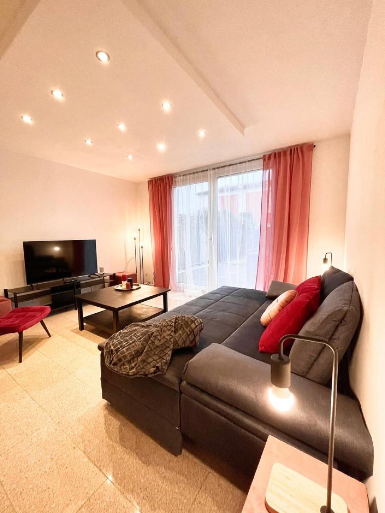 Geraeumiges Ferienhaus In Koblenz Koblenz  Dış mekan fotoğraf
