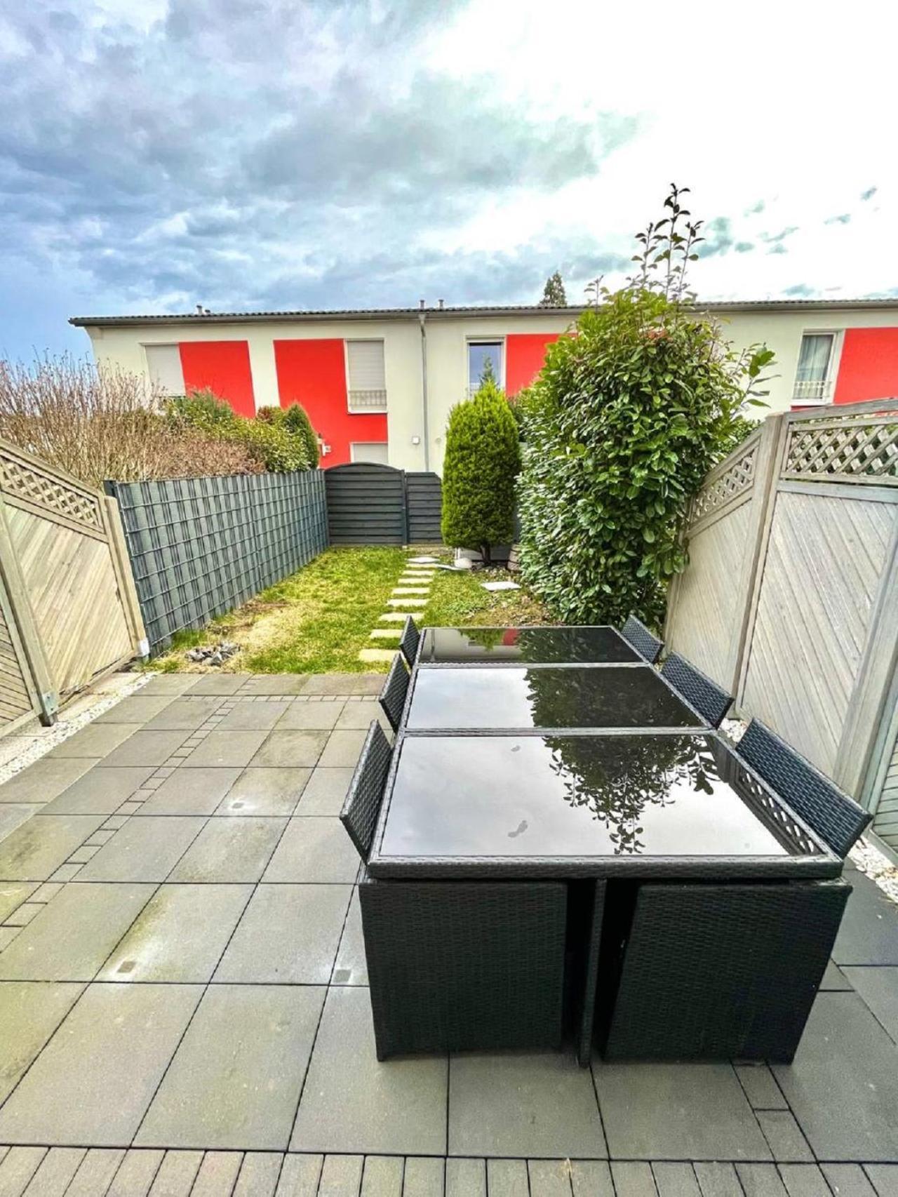 Geraeumiges Ferienhaus In Koblenz Koblenz  Dış mekan fotoğraf